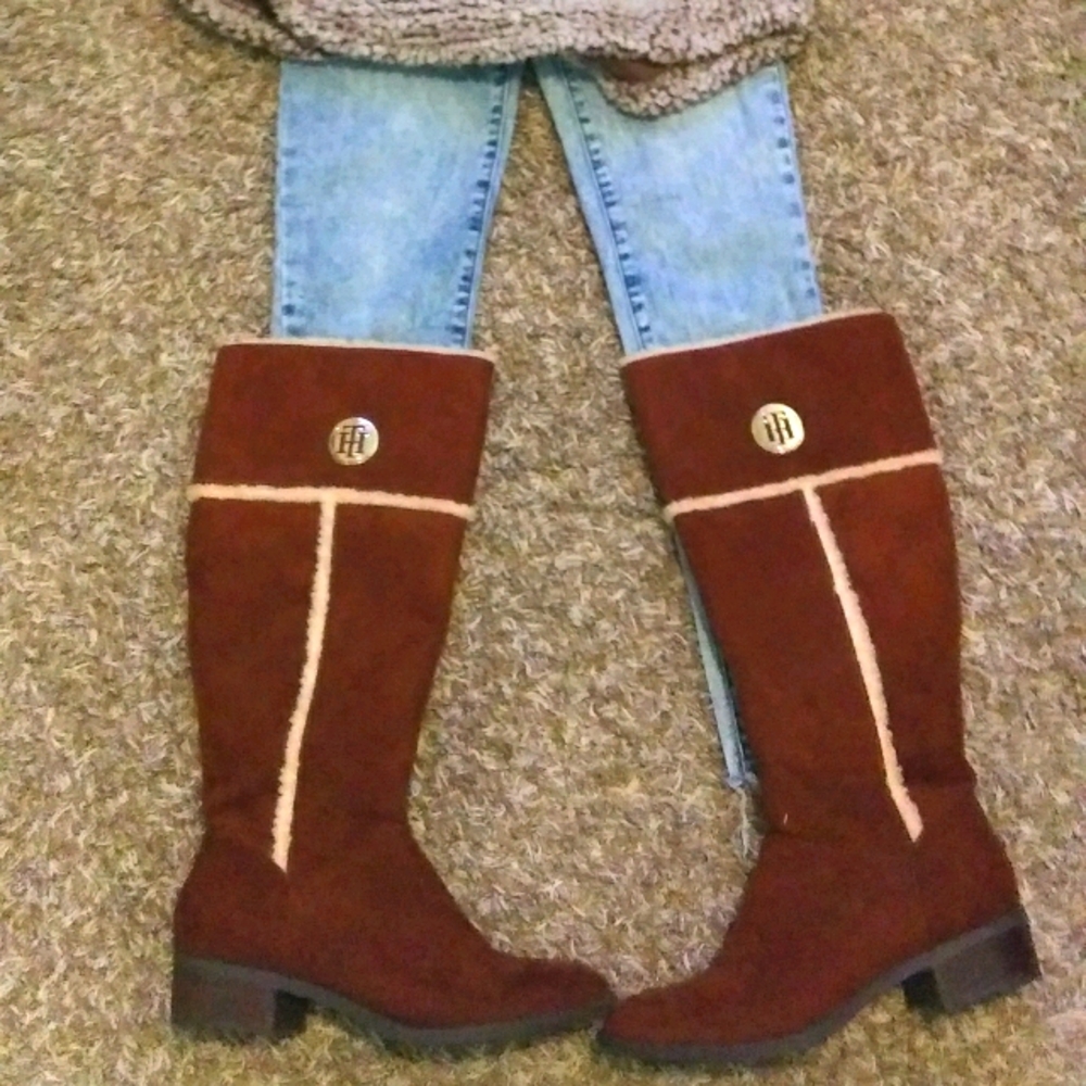 Tommy Hilfiger Boots with the Box